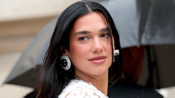 Dua Lipa’s Mid-Century Modern Manicure May Be Her Cutest Tour Nails Yet — See Photos